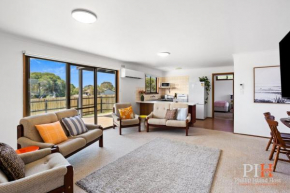 Retro Rita House Sleeps 7